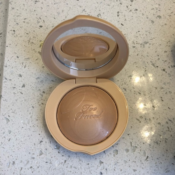 Too Faced Peach Frost Melting Powder Highlighter - Picture 2 of 4